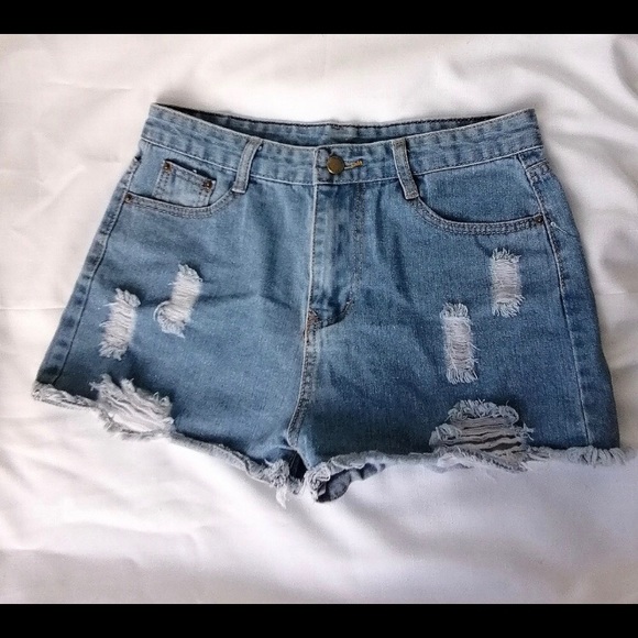 High-waisted blue raw hem distressed shorts - Picture 1 of 1